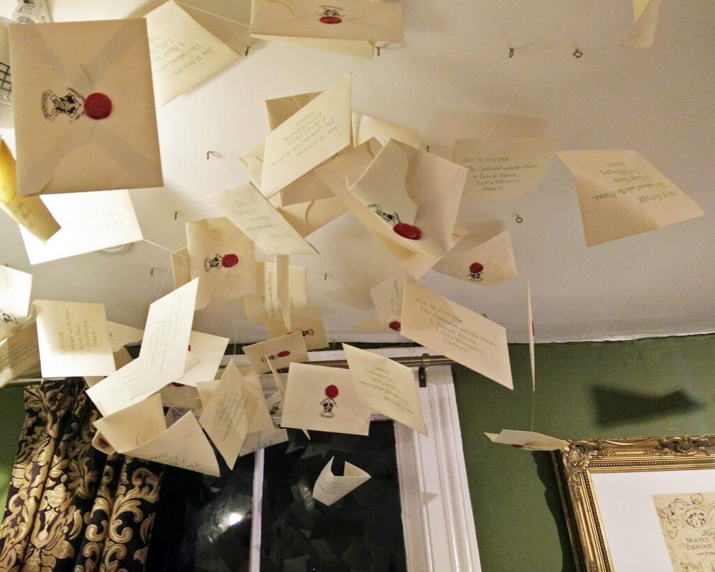 hogwarts-letters-ceiling