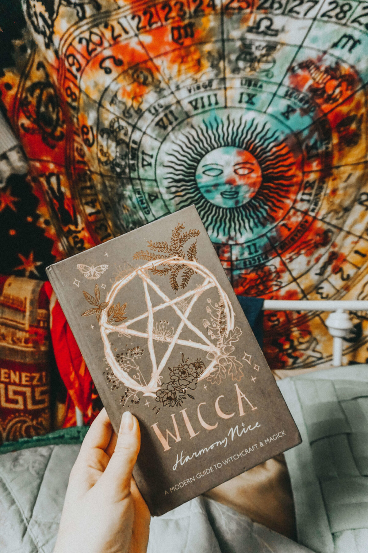 Wicca By Harmony Nice: A Modern Guide To Witchcraft and Magick.