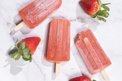 healthy strawberry popsicles