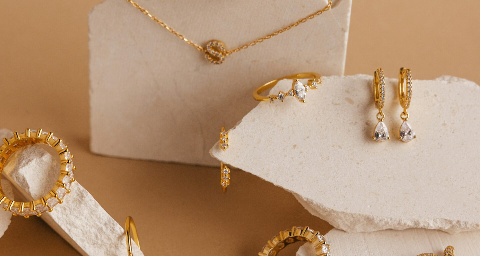 tiemless gold jewellery